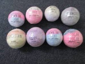 lot 97 image: 8- 4.94 oz Assorted Bath Bombs...