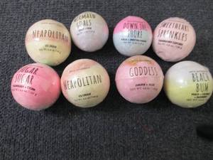 lot 101 image: 8- 4.94 oz Assorted Bath Bombs...