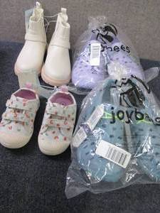 lot 125 image: 4 pr Kid Shoes Size 6, 12, 12, 13...