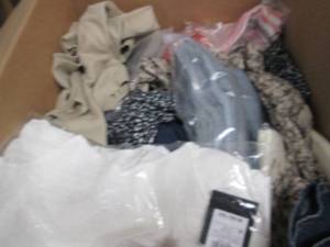 lot 190 image: Lot of 20 NWT Assorted Clothing Ite...