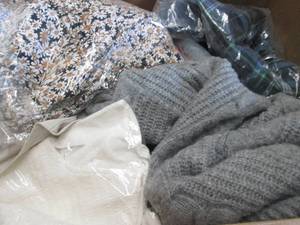 lot 193 image: Lot of 20 NWT Assorted Clothing Ite...