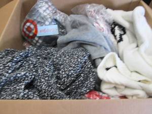 lot 194 image: Lot of 20 NWT Assorted Clothing Ite...