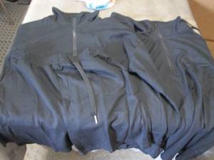 lot 196 image: 2 Medium Ladies ShortsQuarter Zip ...