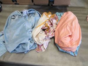 lot 198 image: 3 Sets Ladies XL Pajamas...