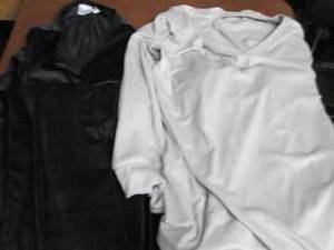 lot 200 image: 2 Sets Ladies Large PajamasLounge ...
