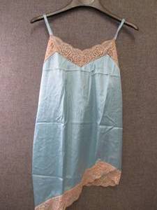 lot 204 image: 4 Sets Ladies XL Lingerie looks sma...
