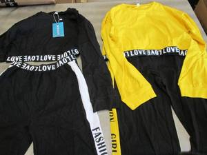 lot 206 image: 4- Girls Size 8-10 YogaWorkout Set...
