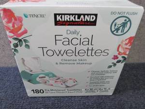 lot 219 image: 180 ct Kirkland Daily Facial Towele...