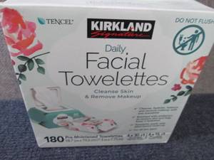 lot 221 image: 180 ct Kirkland Daily Facial Towele...
