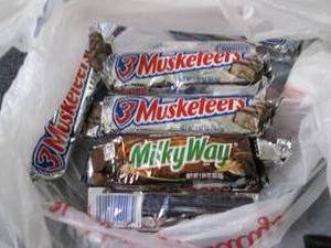 lot 293 image: 11- 1.92 3 Musketeers, 1 Milky Way...