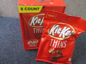 lot 343 image: 8- 3.1 oz KitKat Thins...