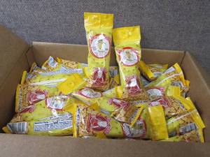 lot 381 image: 90 - 1.75 oz Dees Nuts Nanner Pudd...