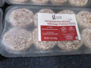 lot 433 image: CC 4- (12 oz) 8pks FROZEN Breakfast...