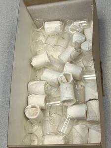 lot 10 image: Box of 15ml Microbeakers