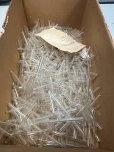 lot 16 image: T Shaped Glass Connectors - See Photos