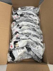lot 19 image: Box of 3M 334 Chemical Goggles - Clear Lens