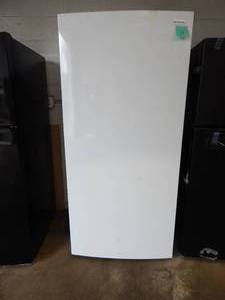 lot 29 image: Frigidaire 20 Cu. Ft. Upright Freezer