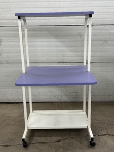 lot 28 image: Mobile Computer Workstation Table Cart  Compact Rolling Desk for Laptop or Desktop Use  Smooth Mobility  Ideal for Office, Medical, or Lab Settings - In Great Condition
