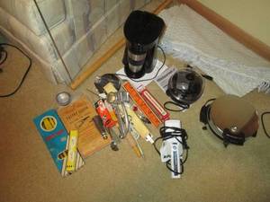 lot 27 image: Egg Cooker, Single cup coffee maker...