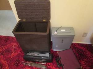 lot 61 image: Vintage laundry hamper, paper shred...