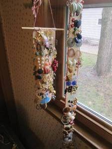 lot 77 image: Hangable jewelry sash loaded to cap...