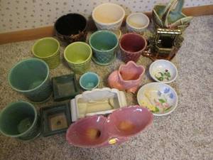 lot 88 image: Fine variety of smaller decorative ...