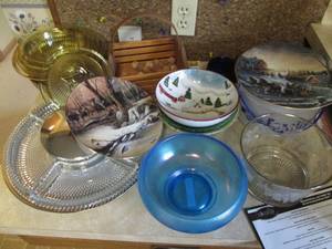 lot 94 image: Collector plates, Depression era bo...