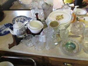 lot 99 image: Lot of assorted cut glass, royal st...