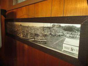 lot 114 image: Vintage Black and White Lester Prai...