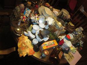 lot 121 image: Massive lot of Vintage nik naks, fi...