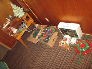 lot 132 image: Vintage sleighbells, utensils, nove...