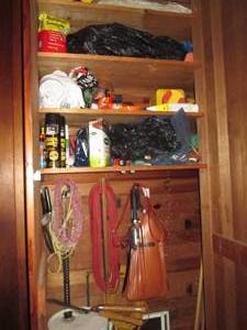 lot 211 image: Lot of misc gardening supplies, ext...