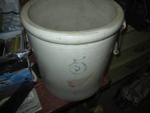 lot 213 image: Red Wing 5-gallon Stoneware crock w...