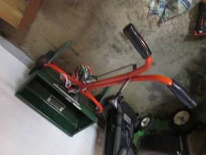 lot 227 image: Scotts Metal walk-behind fertilize...