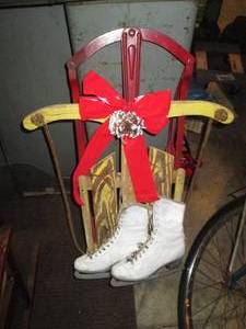 lot 234 image: Vintage womens figure ice skates p...