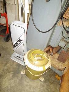 lot 238 image: Oreck XL upright vacuum cleaner plu...