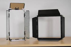 lot 44 image: Studio Light Barndoor Panels  Unknown Brand