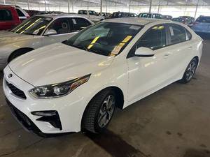 lot 19 image: 2019 Kia Forte LXS
