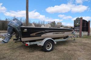 2000 FISHHAWK CRESTLINER / TRAILER / 80 HP YAMAHA 4 STROKE