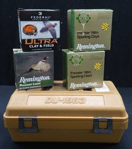 lot 3 image: VINTAGE AMMO BOX WITH 4 BOXES OF MIXED 12 GAUGE SHELLS.
