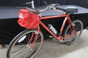 lot 7 image: VINTAGE RALEIGH 502 CITYSPORT SKYLINE BICYCLE