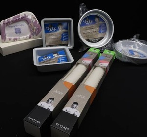 lot 8 image: BRAND NEW BAKING SUPPLIES,AND NEW NOVELTY PHOTO FRAME