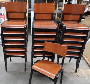 lot 15 image: 19 WOODEN RESTAURANT CHAIRS