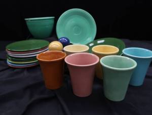 lot 1E image: FIESTA PLATES AND BOWL BAUER USA CUPS
