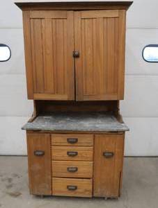 GORGEOUS MINNESOTA KITCHEN CUPBOARD