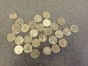 lot 18 image: 29 Steel Wheat Pennies