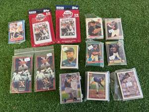 lot 51 image: MN Twins Baseball Cards