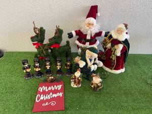 lot 57 image: Christmas Items