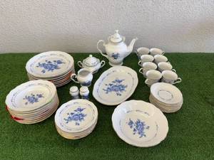 lot 66 image: Gibson China Set