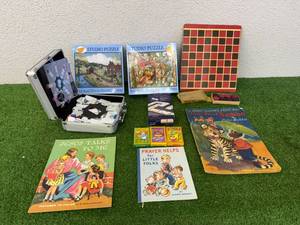 lot 76 image: Games, Puzzles & Books
